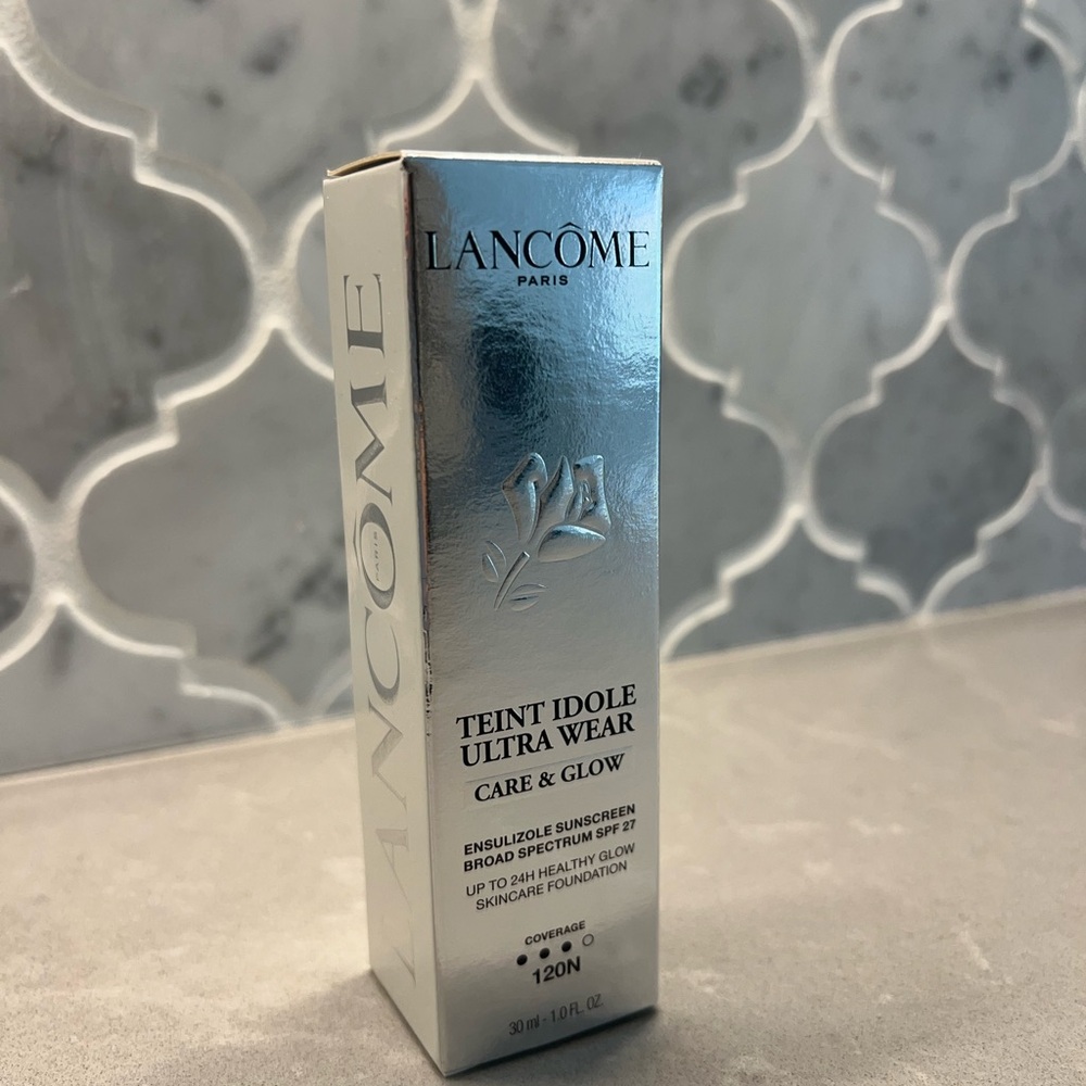 Teint Idole Ultra Wear Care & Glow Foundation Hyluronic Acid 120N